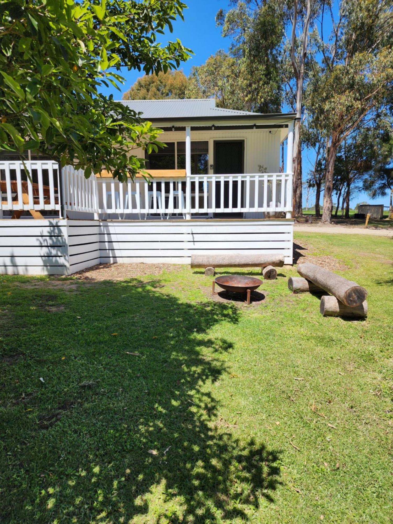 Eight Acres Lakes Entrance Exterior foto